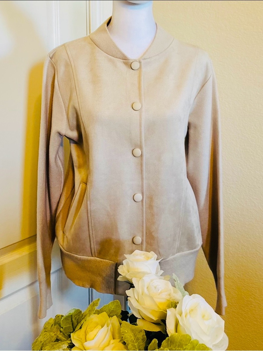 Women’s Cream Button-Front Bomber Jacket Size : M, Brand: Sioni